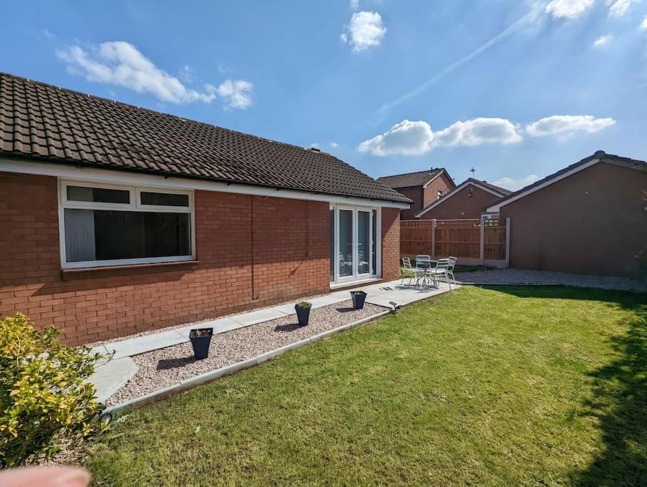 The Kilsyth,Detached Bungalow Warrington Exterior photo